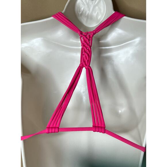 Vince Camuto Crochet Tie Front Triangle Bikini Top in Dragon Fruit L NWT - Picture 4 of 7